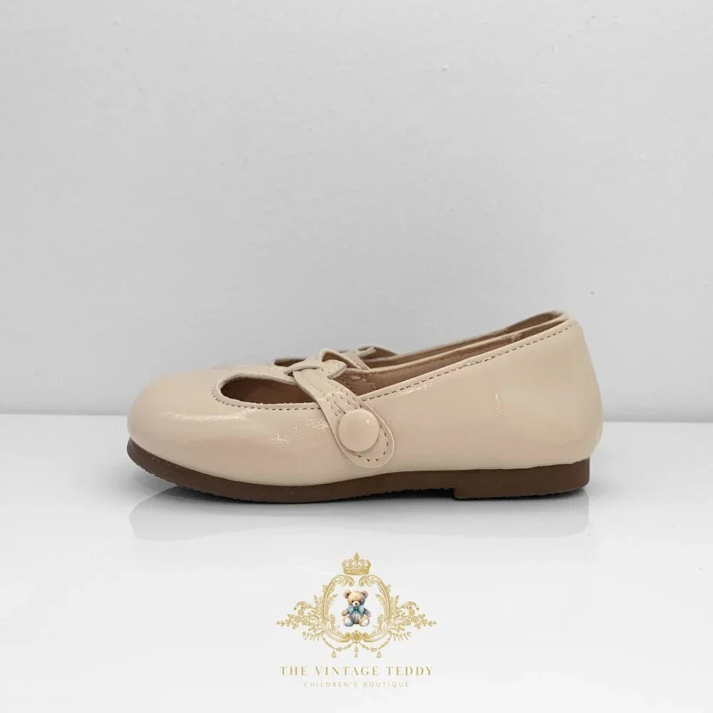NWT Pretty Girls Mary Jane Flats Vintage Style Cute Children's Shoes Cream 11.5